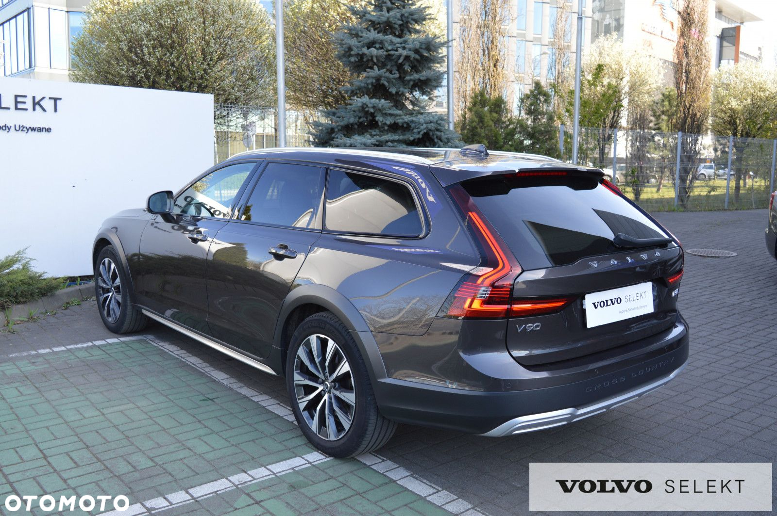 Volvo V90 Cross Country - 9