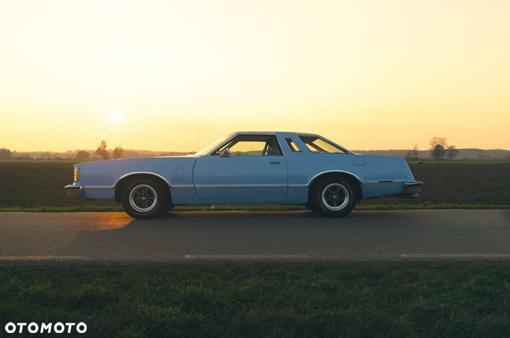 Ford Thunderbird - 1
