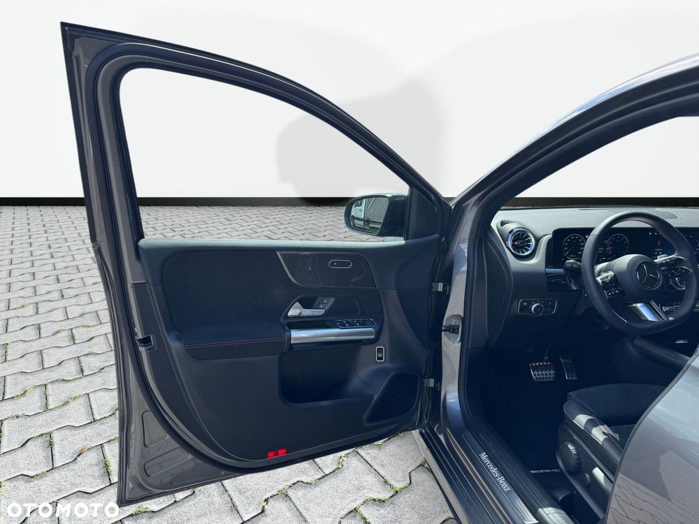 Mercedes-Benz Klasa B 200 4-Matic AMG Line 8G-DCT - 11
