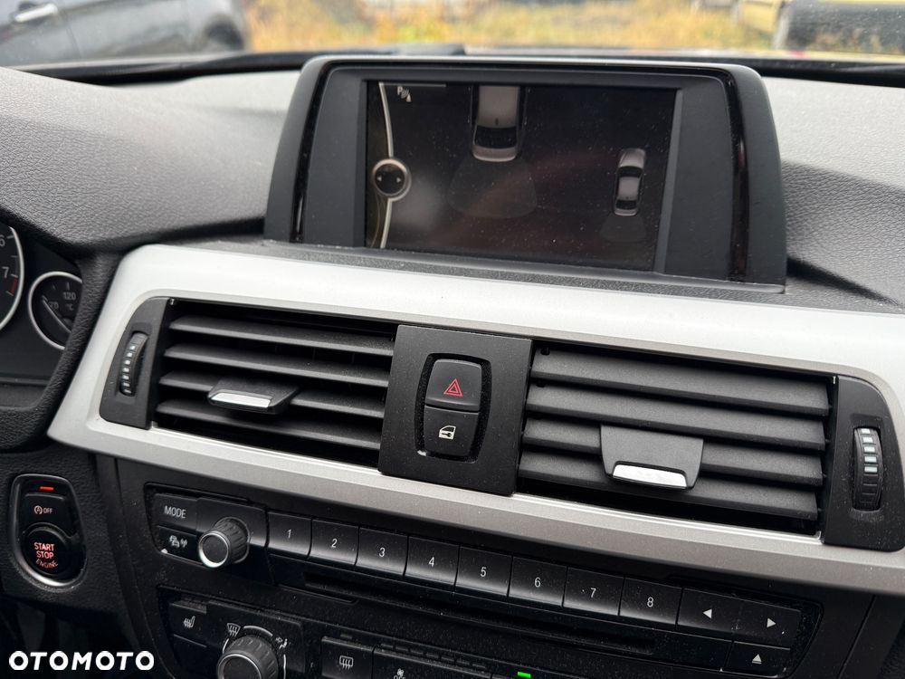 BMW Seria 3 320i xDrive - 20