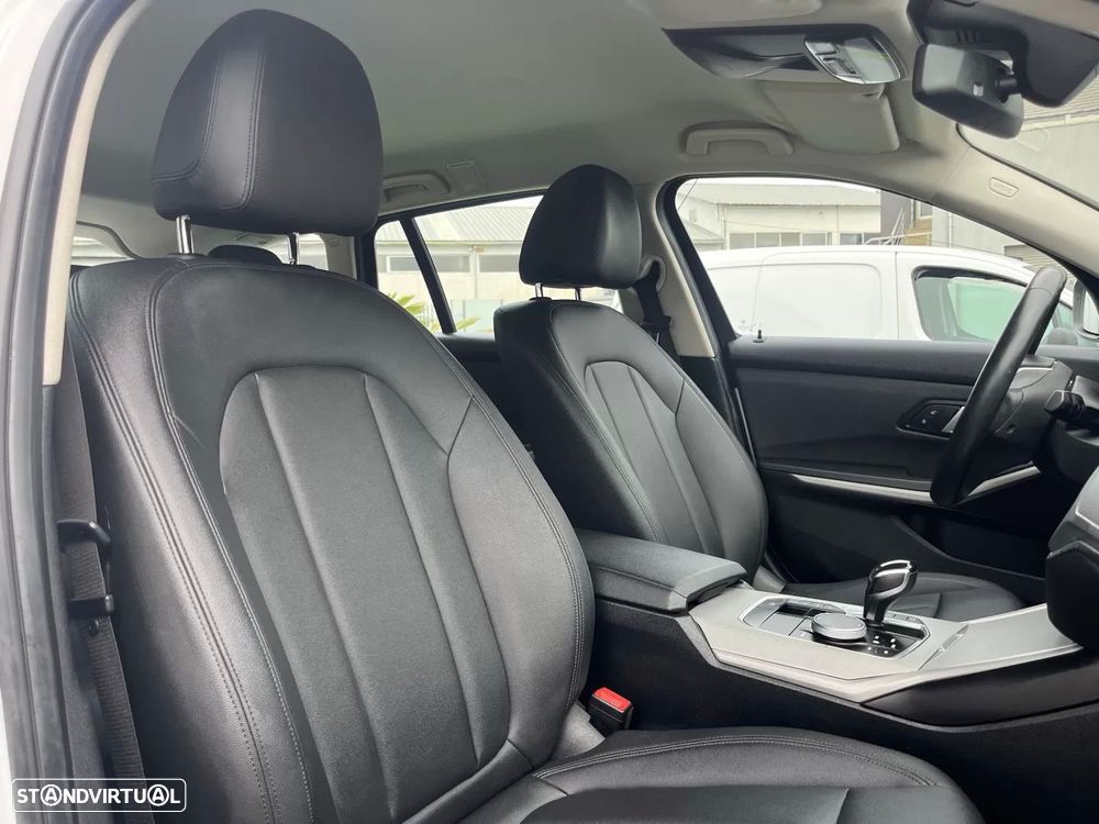 BMW 318 d Touring Aut. Sport Line - 53