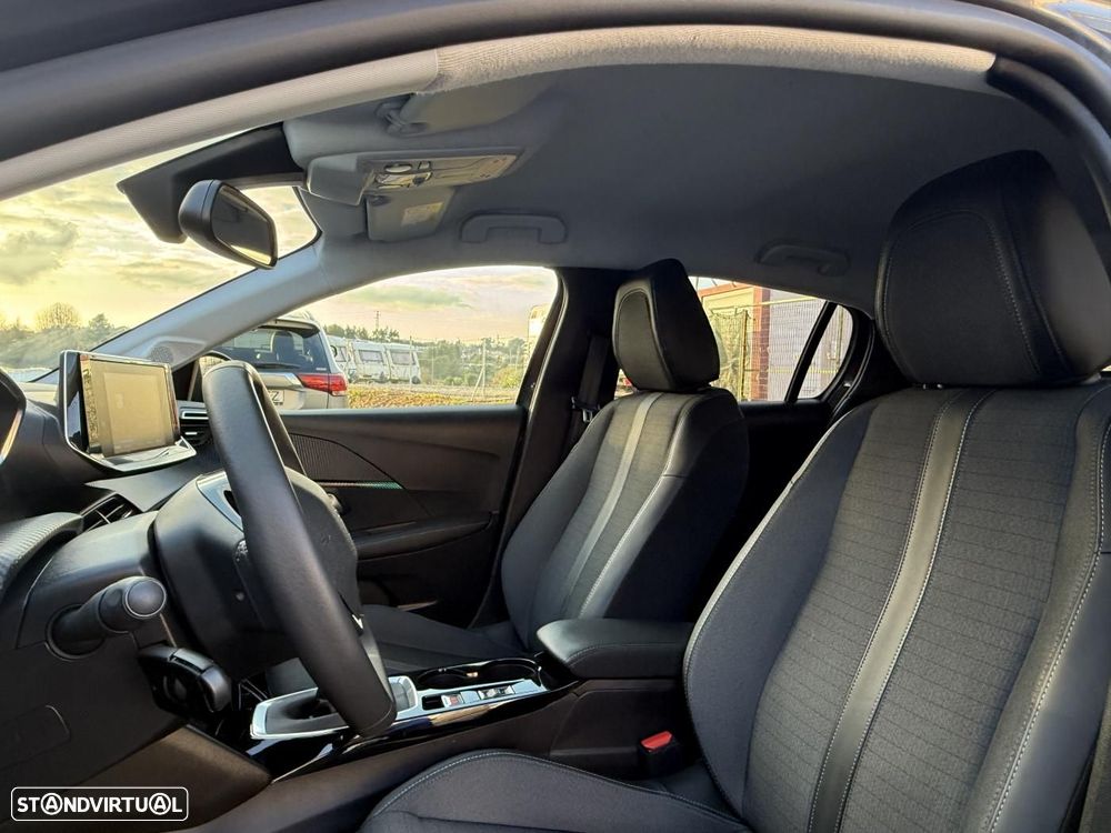 Peugeot 208 1.2 PureTech Allure - 23