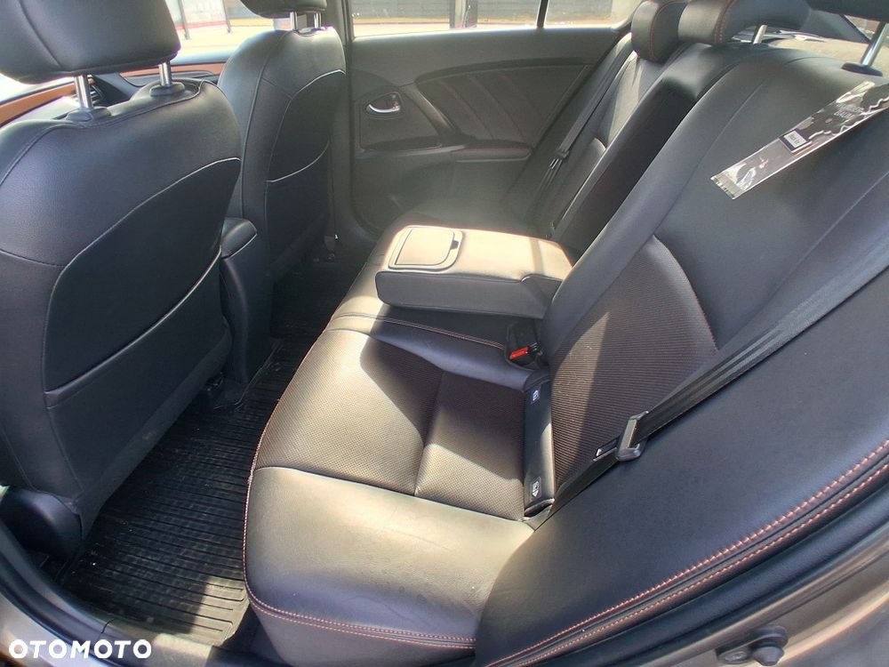 Toyota Avensis 1.8 Premium - 11