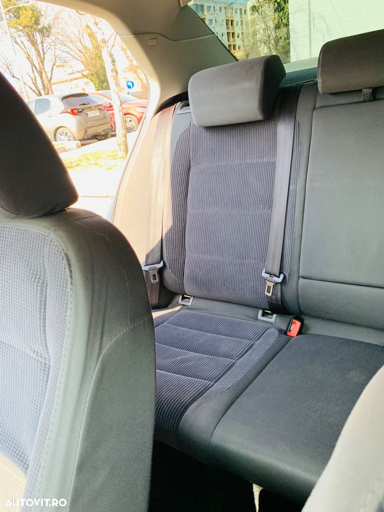 Volkswagen Jetta 1.6 Comfortline - 8