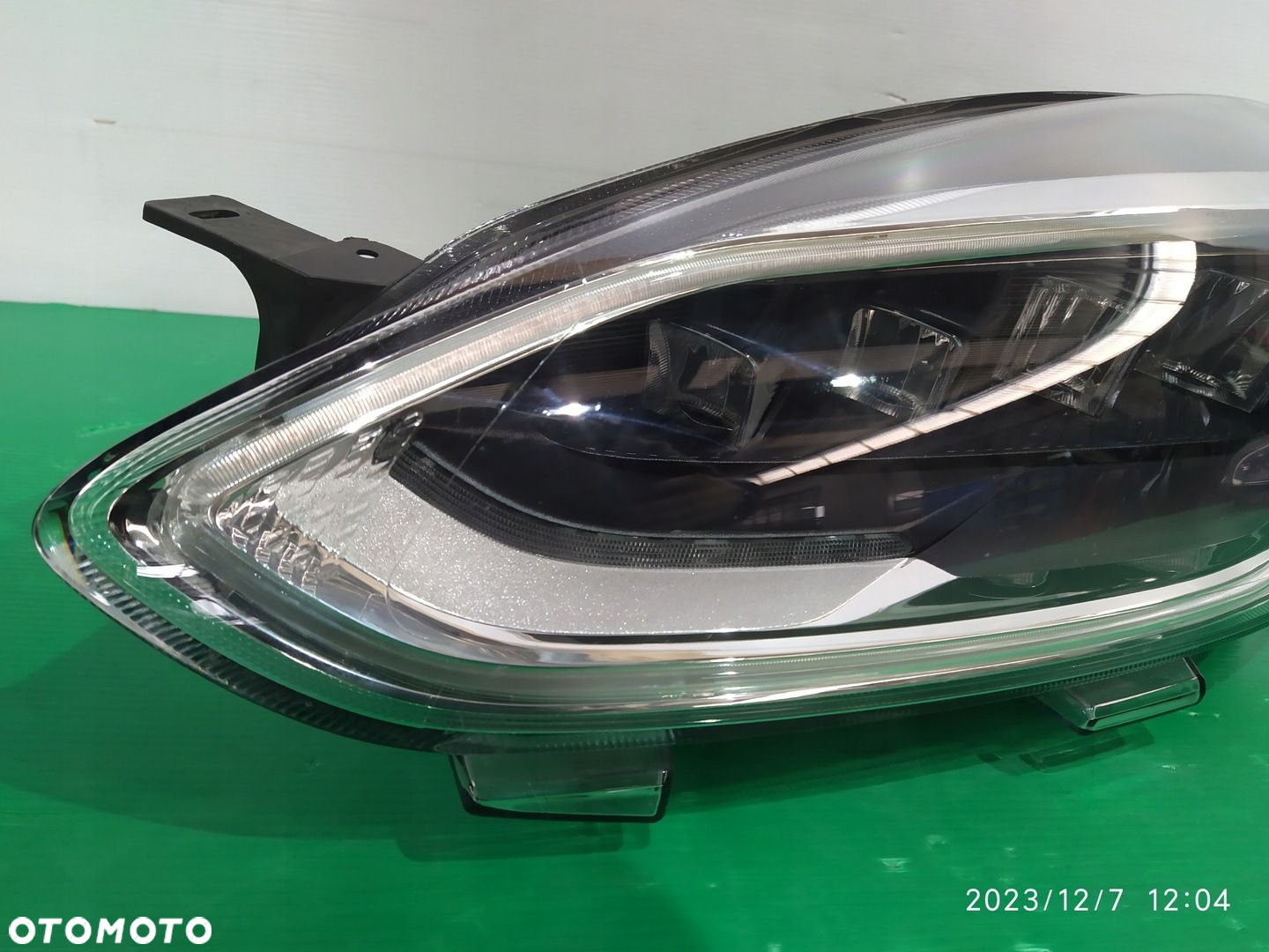 LAMPA LEWY PRZÓD FORD FIESTA MK8 FULL LED L1BB-13E015 - 2