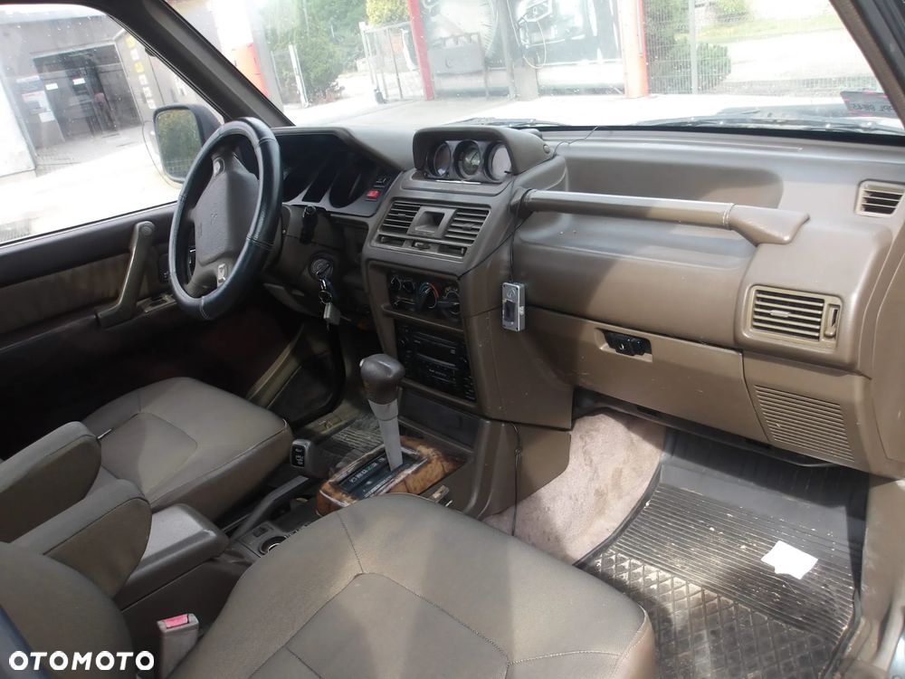 Mitsubishi Pajero - 22