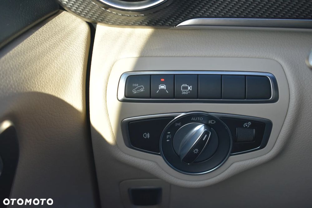 Mercedes-Benz Klasa V 300 d 4-Matic Exclusive 9G-Tronic (d³ugi) - 28