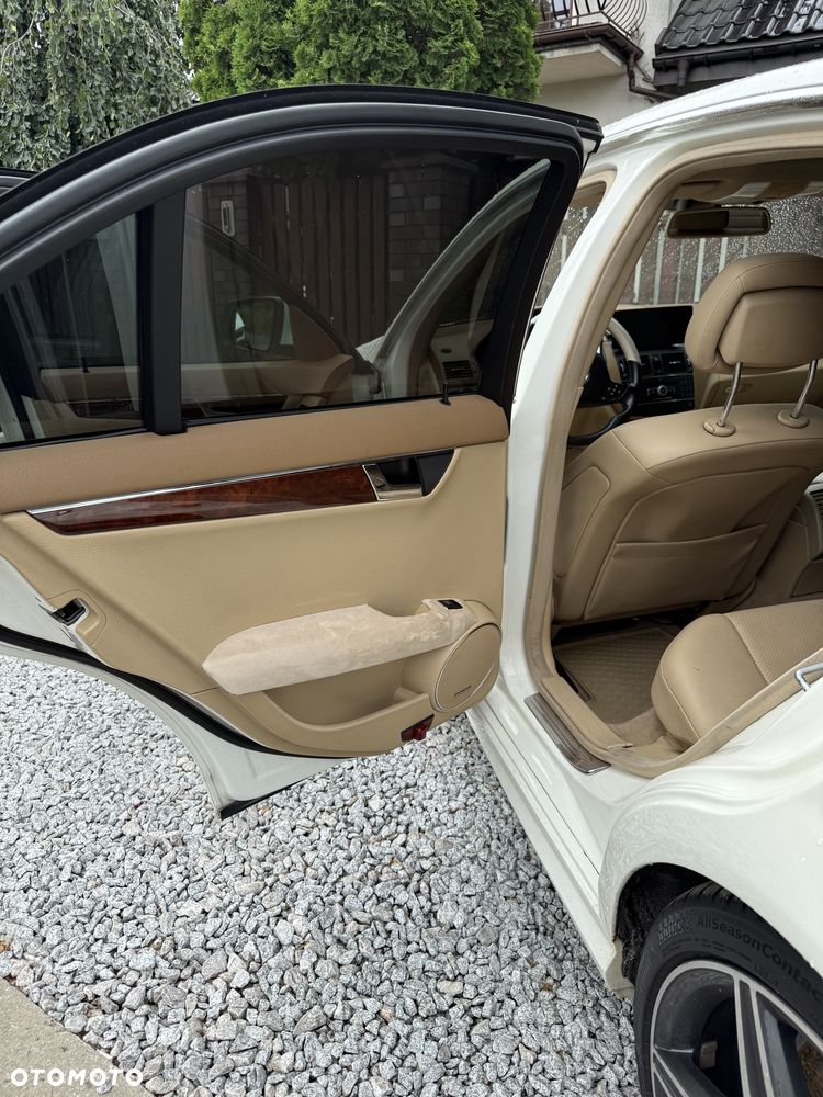 Mercedes-Benz Klasa C 300 Avantgarde 4-Matic - 10