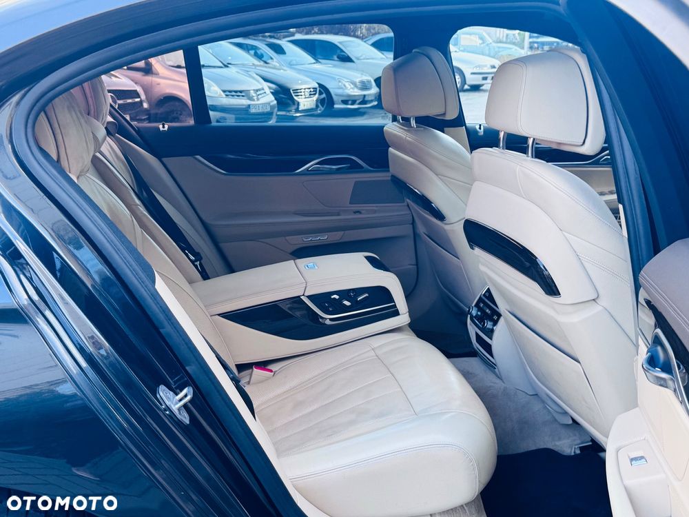 BMW Seria 7 730d - 38