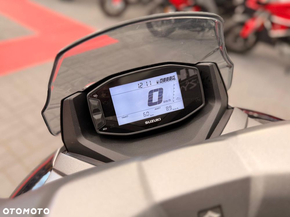 Suzuki Burgman - 8