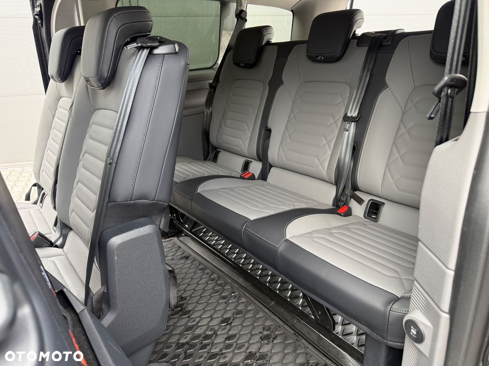 Volkswagen Caravelle - 16