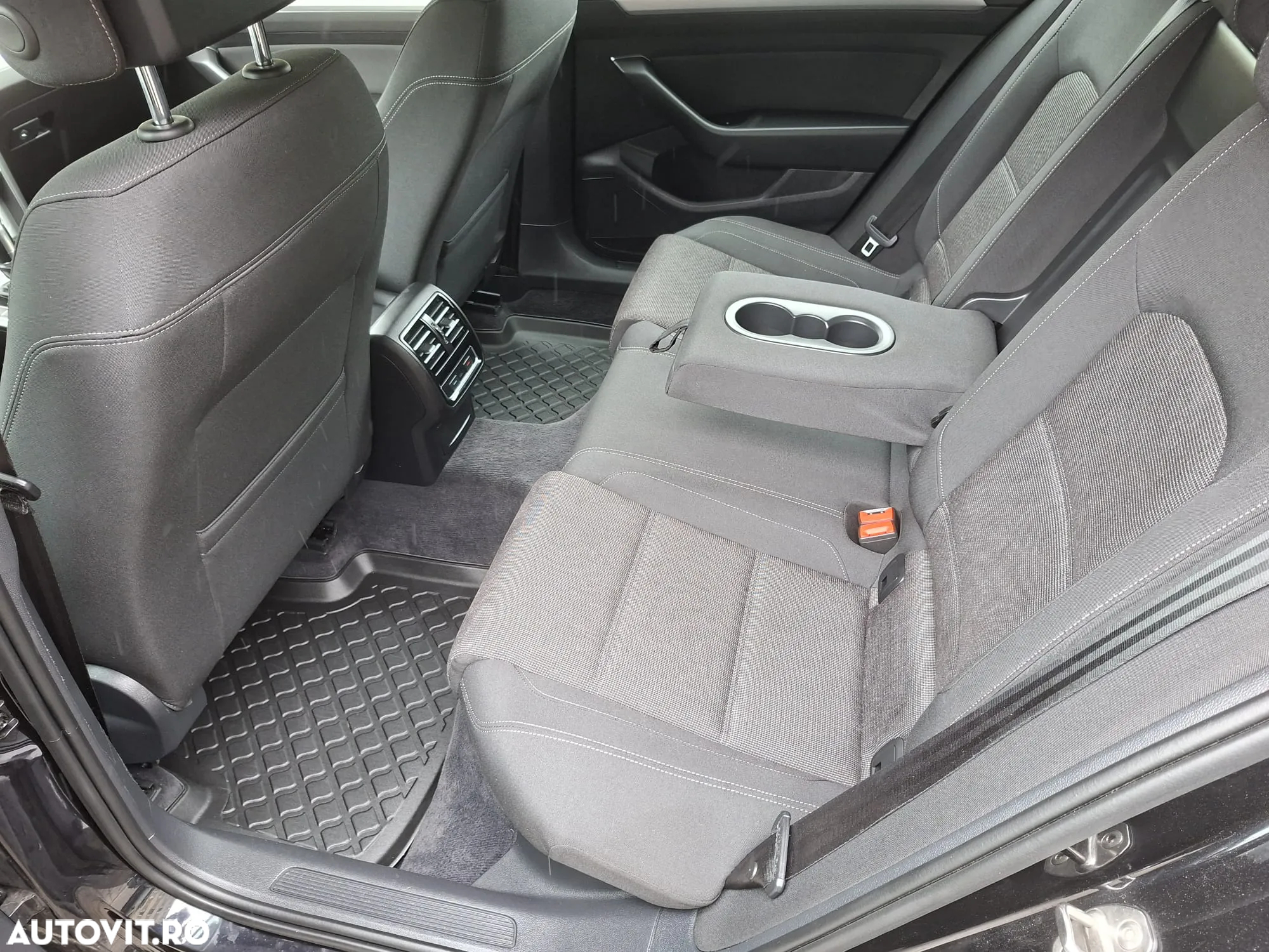 Volkswagen Passat Variant 2.0 TDI DSG (BlueMotion Technology) Comfortline - 10
