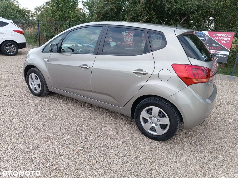 Kia Venga 1.4 CRDi 90 Business Line - 25