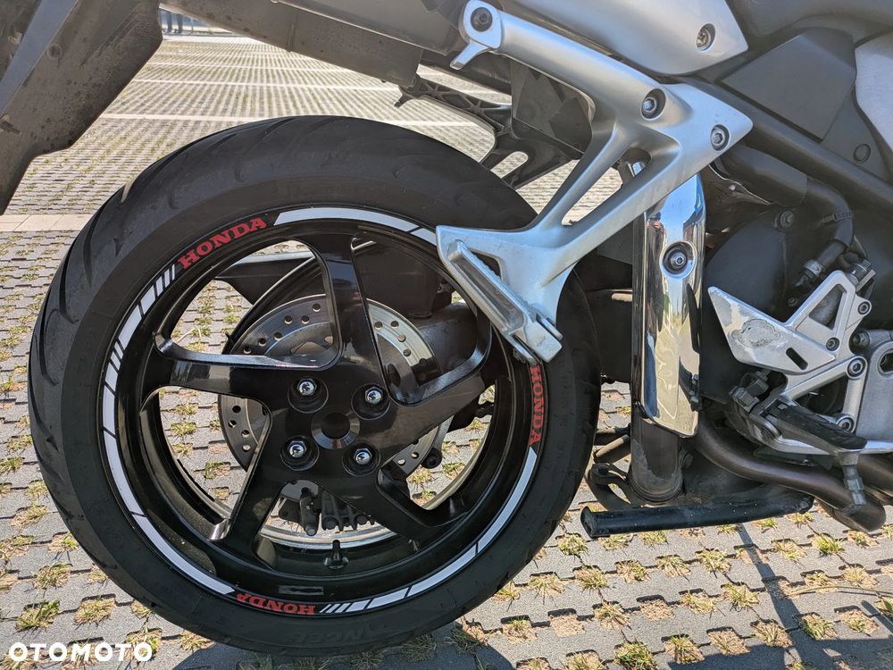 Honda VFR - 8