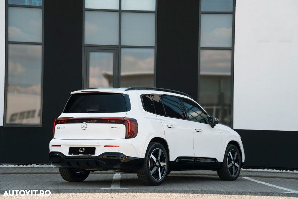 Mercedes-Benz GLB - 32