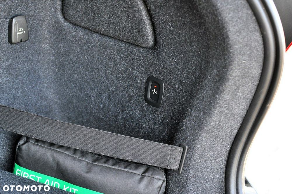 Volvo XC 40 D3 Momentum Pro - 17