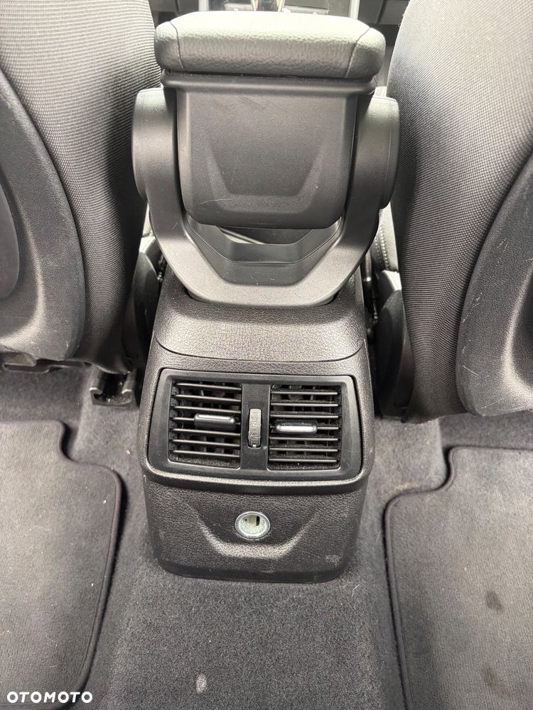 BMW Seria 2 218d - 19