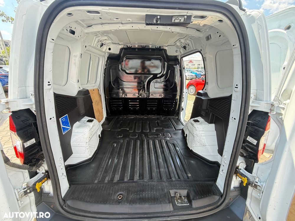 Ford Transit Courier - 8