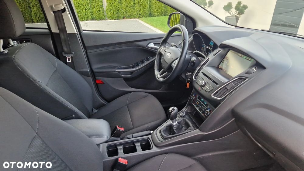 Ford Focus 1.5 EcoBlue Start-Stopp-System TITANIUM - 16