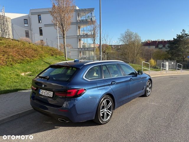 BMW Seria 5 520d xDrive Luxury Line sport - 4