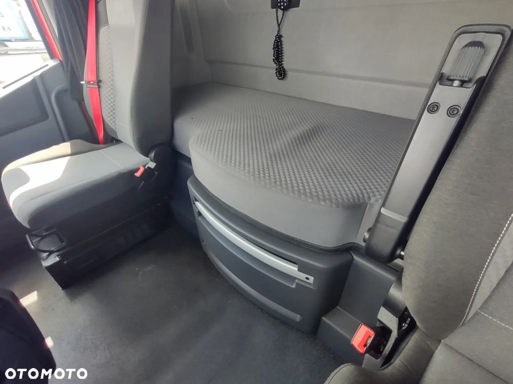 Renault TH 480 - 10