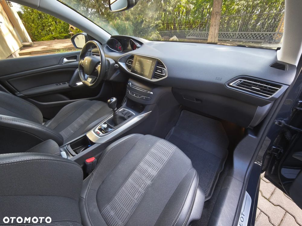 Peugeot 308 1.5 BlueHDi Allure S&S - 16