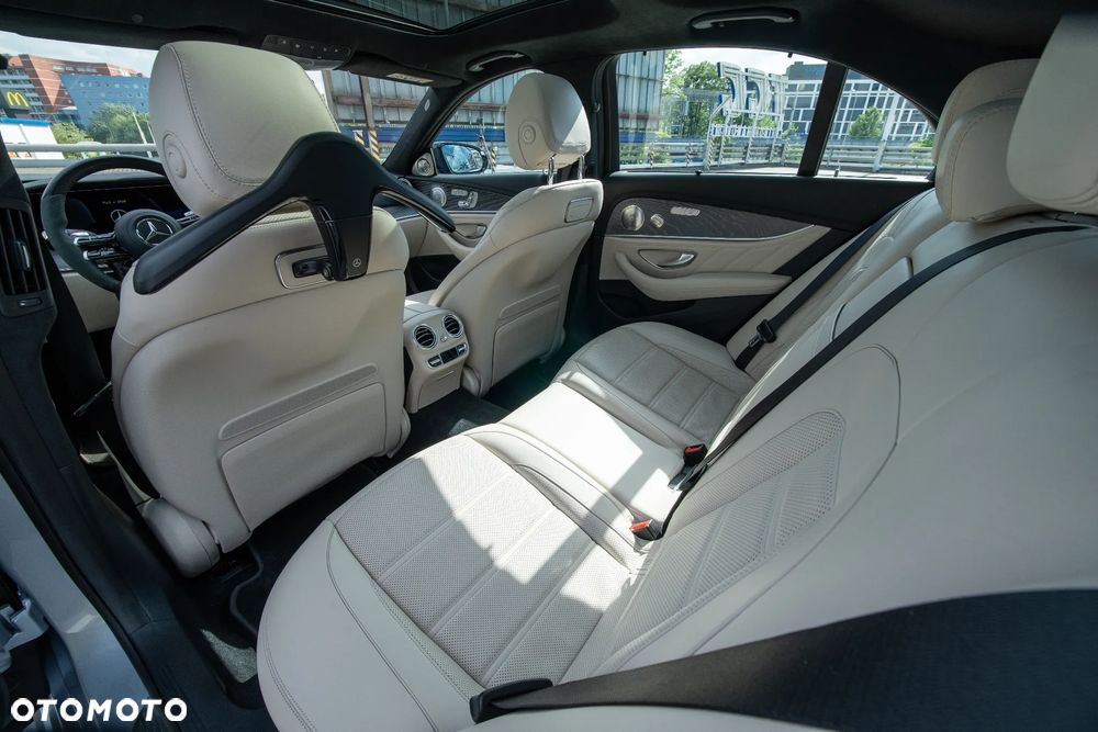 Mercedes-Benz Klasa E - 16