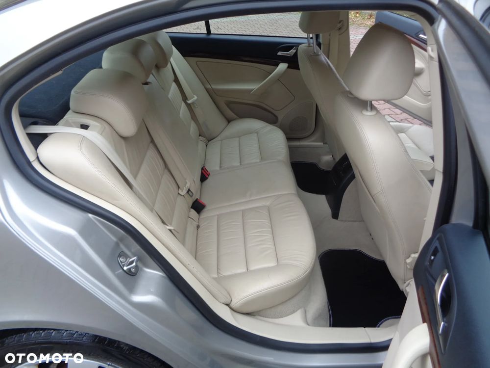 Skoda Octavia 1.6 TDI DPF Active Green tec - 11