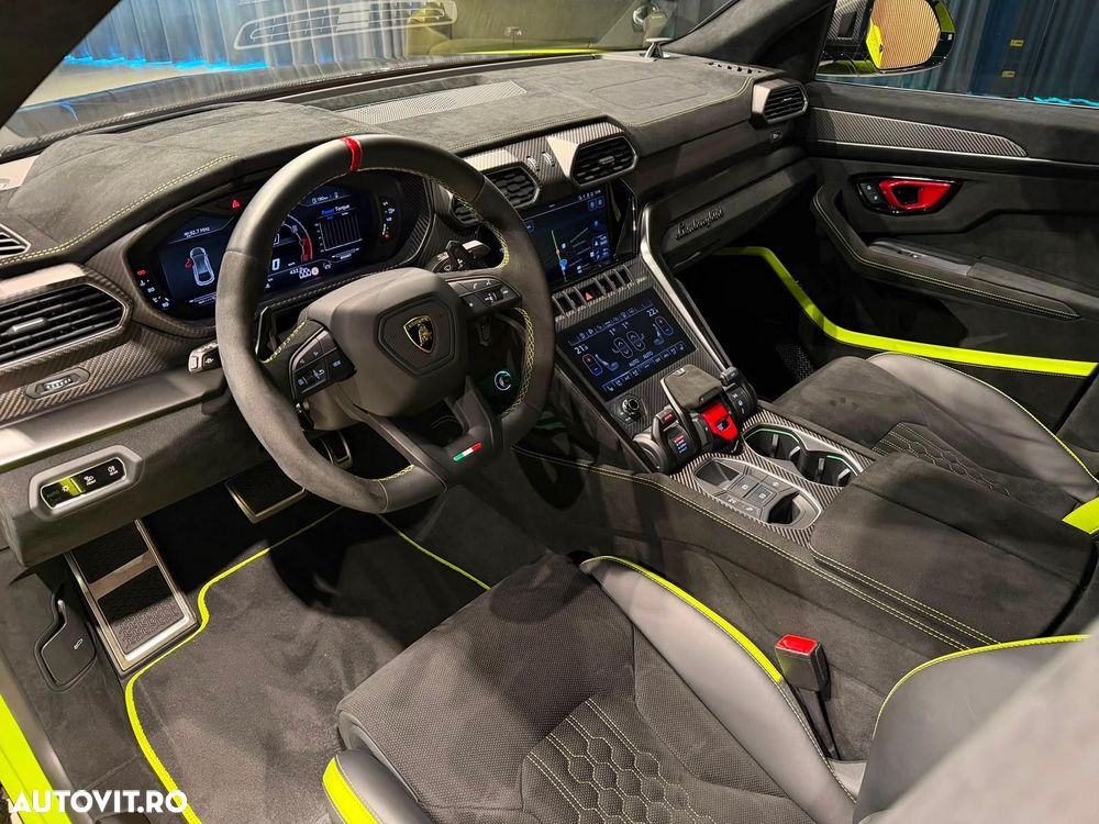 Lamborghini URUS - 21