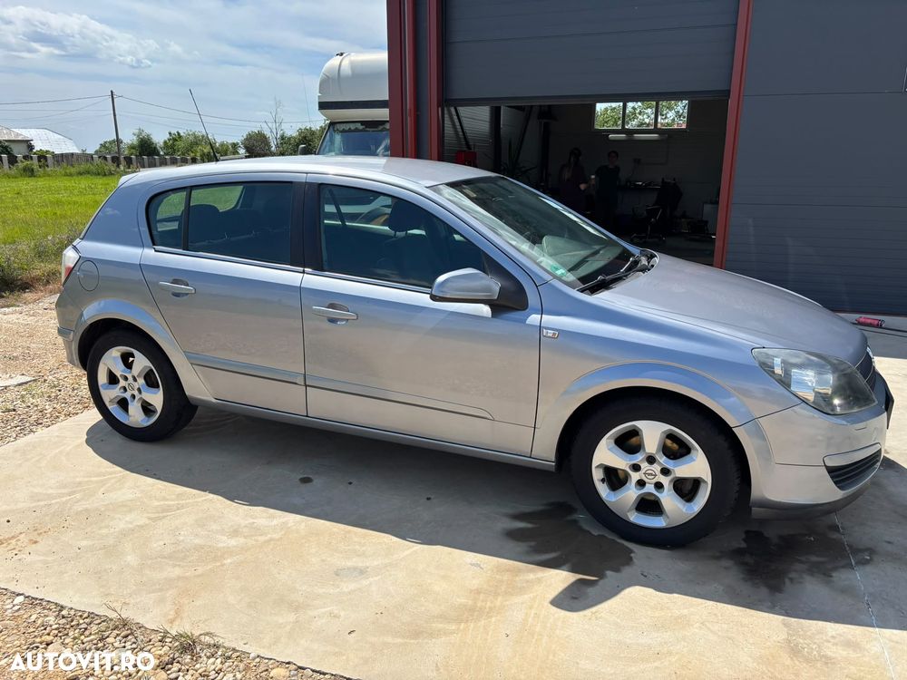 Opel Astra 1.6i Sport - 7