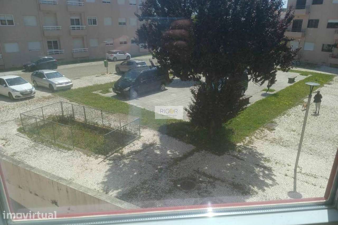 Apartamento T1+1 totalmente remodelado junto à praia nas Caxinas - Grande imagem: 3/13