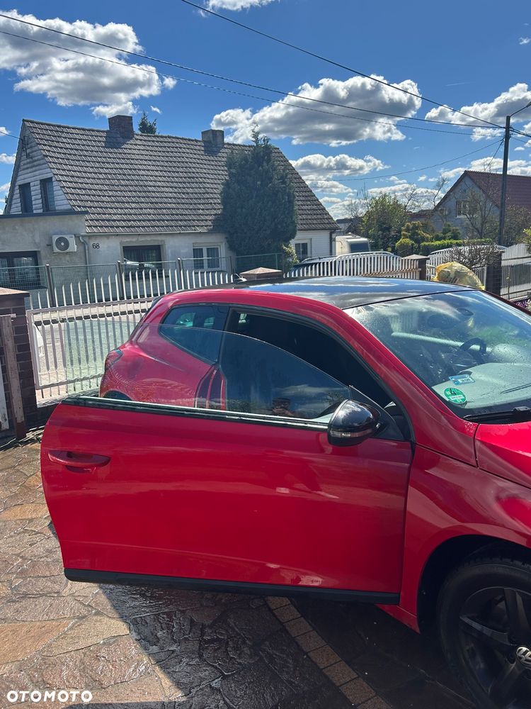 Volkswagen Scirocco ver-2-0-tsi-dsg - 8