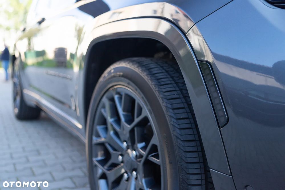 Jeep Grand Cherokee - 36