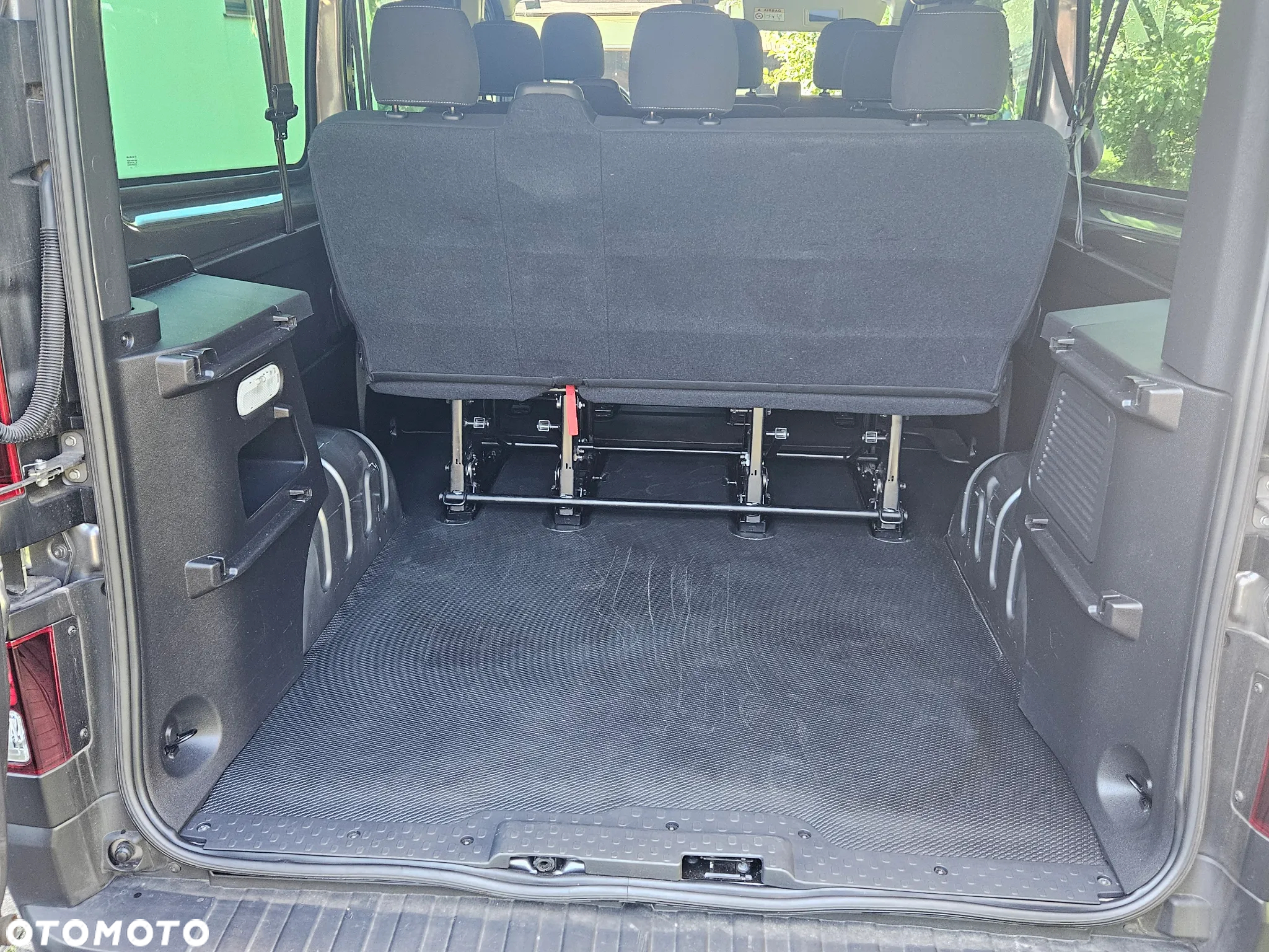 Opel Vivaro - 12