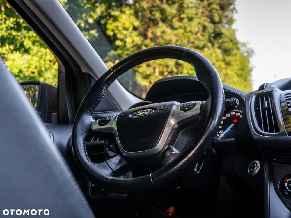 Ford Kuga 2.0 TDCi 2x4 Titanium - 15