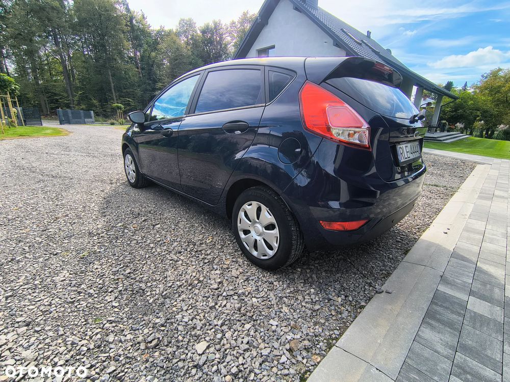 Ford Fiesta - 8