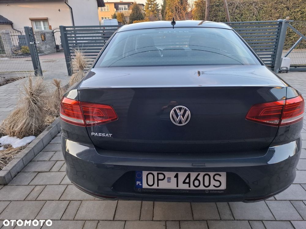 Volkswagen Passat - 9