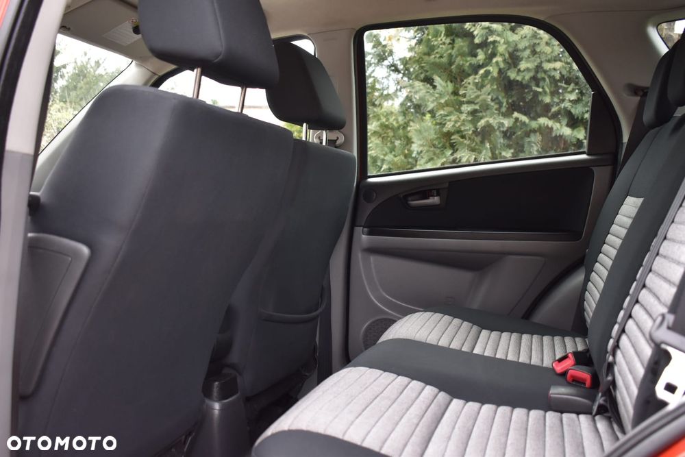 Suzuki SX4 1.6 GS / Premium - 10
