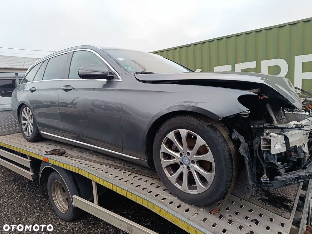 Mercedes-Benz Klasa E 220 d 9G-TRONIC Avantgarde - 6