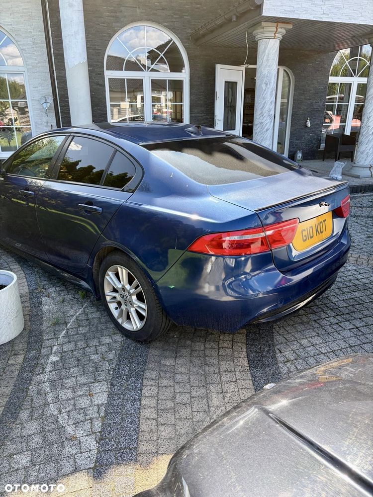 Jaguar XE - 3