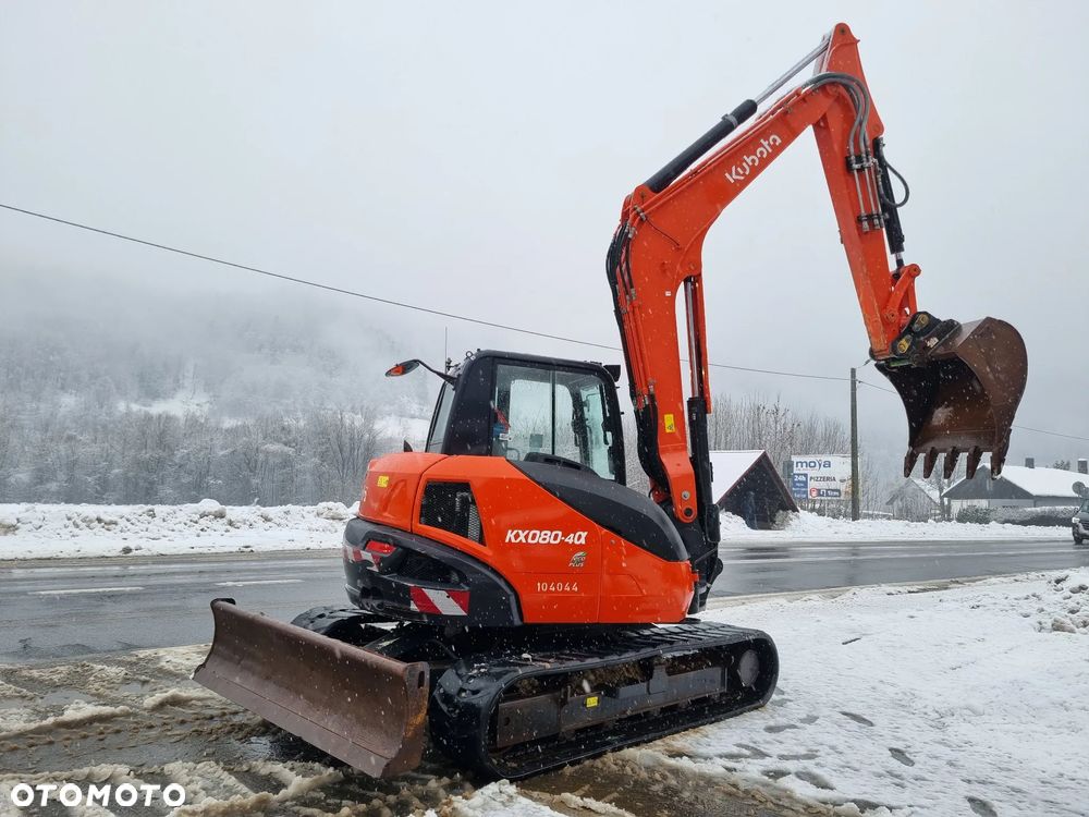 Kubota KX080-4 Koparka Gąsienicowa 8,5 tony długie ramię PLUS. Maszyna jak Nowa z Salonu. Dekra 2026r Dokumenty serwisowe książka! Import Norwegia! Klima. Pompa Tankowania. Ani deka luzów i wycieków! Silnik 4 cyl. 75 km.  Niski Oryginalny Przebieg 3960 mtg. Dodatkowe linie Hydra. Radio Bluetooth! - 8