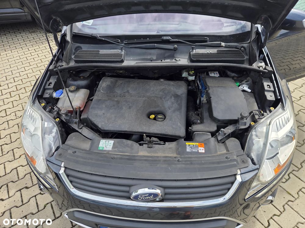 Ford Kuga - 16