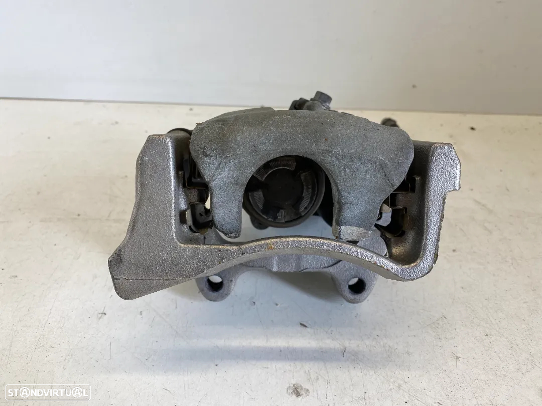 Pinça Travão elétrico esquerda VW Passat 2011 32332267 - 3