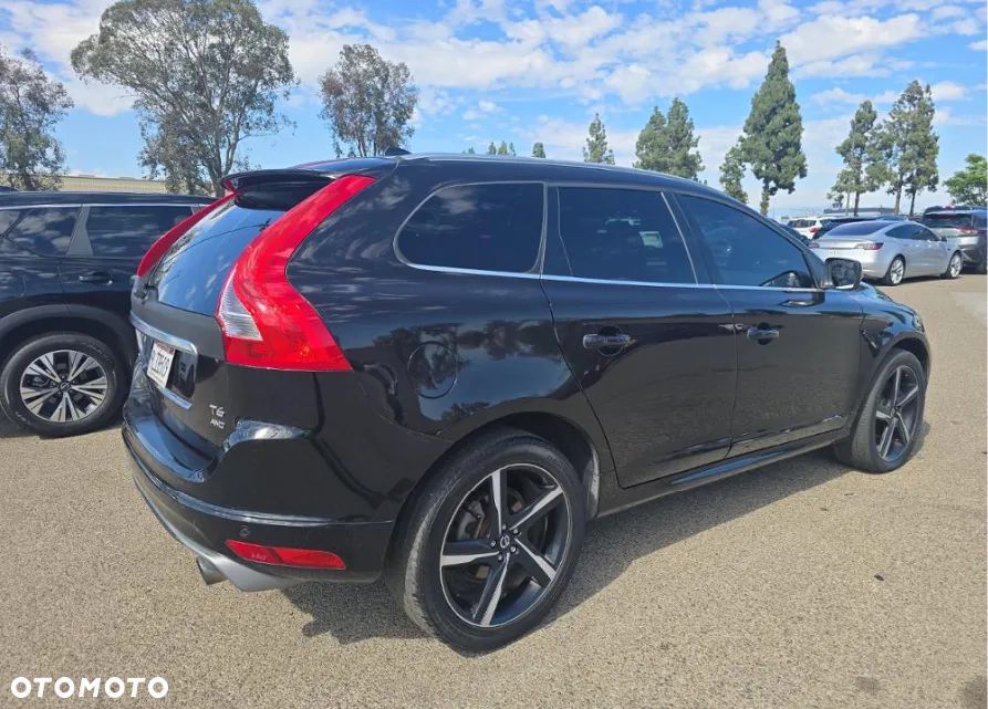 Volvo XC 60 T6 AWD R-Design - 4