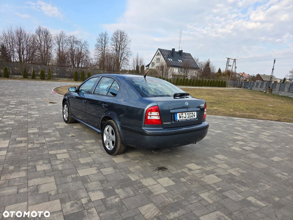 Skoda Octavia 1.8 T Elegance - 11