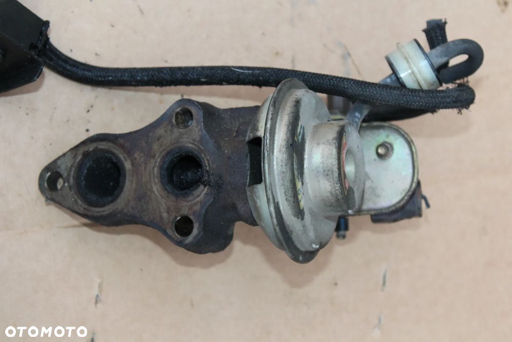 ZAWÓR EGR TOYOTA COROLLA VERSO I E12 2.0 D4D 1CD 25620-27070 - 4