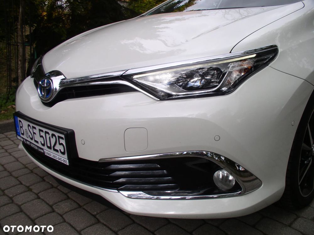 Toyota Auris 1.8 VVT-i Hybrid Automatik Touring Sports Executive - 31