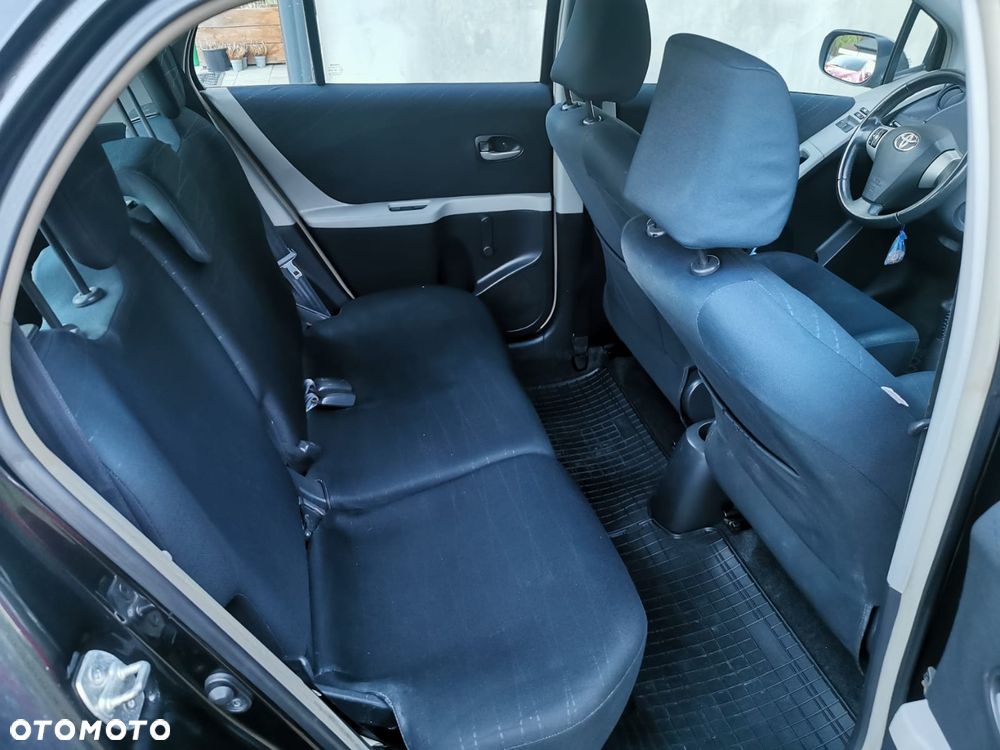 Toyota Yaris - 13
