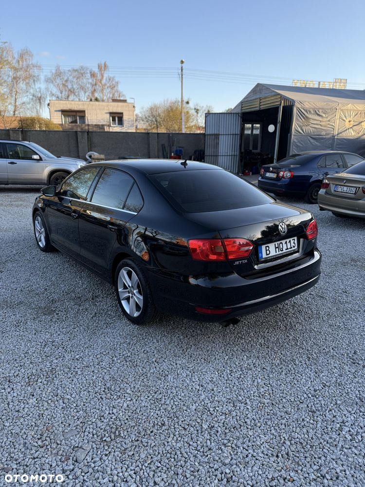Volkswagen Jetta - 6