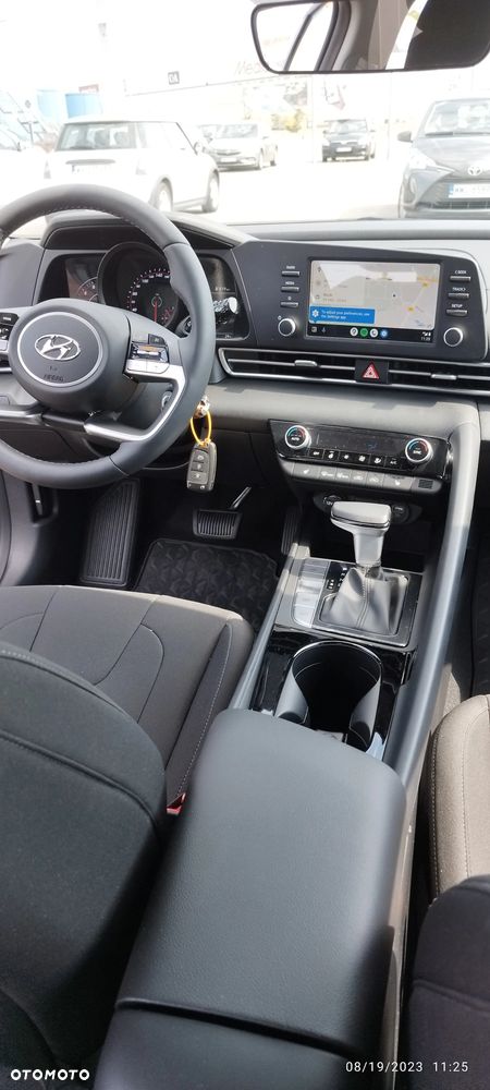 Hyundai Elantra - 5